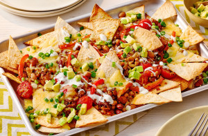 ﻧﺎﺗﺸﻮز ﺑﺎﻟﻠﺤﻢ واﻟﺠﺒﻦ